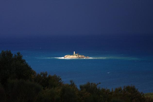 ΦΑΡΟΣ ΠΕΡΙΣΤΕΡΕΣ ΚΑΠΑΡΕΛΛΙ